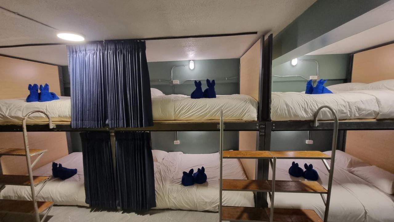 Glur Hostel Pattaya Walking Street Extérieur photo