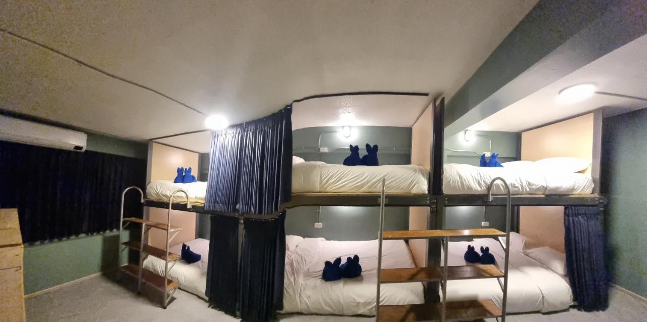 Glur Hostel Pattaya Walking Street Extérieur photo